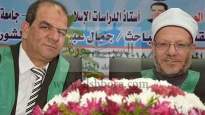 مفتي الديار المصرية يترأس مناقشة رسالة دكتوراه بآداب المنوفية