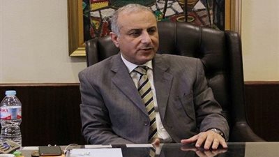 اعتذار مساعد وزير التعليم عن الاستمرار بمنصبة