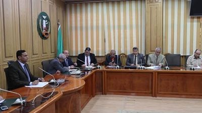 سكرتير عام المنوفية يترأس اجتماع اللجنة العليا للمشروعات الاقتصادية والاستثمارية
