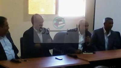 اجتماع لوكيل تعليم الأقصر لبحث استعداد المدارس المخصصة لجان انتخابية