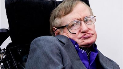   Stephen Hawking يحذر قبل وفاته  