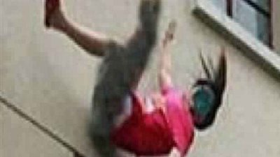 سقوط تلميذة من الدورالثانى بمدرسة المعداوى بسبب غريب جدا