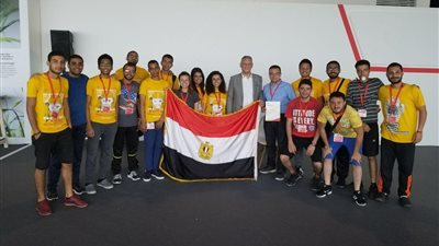 بالصور.. فريق طلابي من هندسة القاهرة يشارك في ماراثون شل البيئي للسيارات بسنغافورة