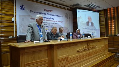 15 عالما من ألمانيا وأمريكا وفرنسا والهند يشاركون في مؤتمر الكيمياء بجامعة القاهرة