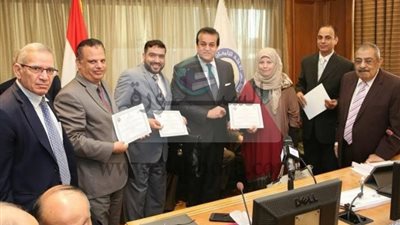 وزير التعليم الخالى يكرم حمله الماجستير والدكتوراه فى مجال الهندسة لعام 2017
