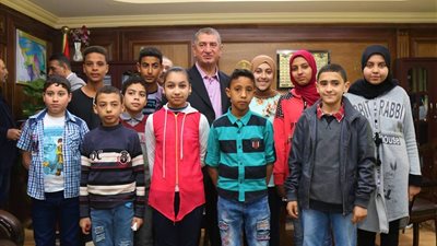 بالصور.. تلاميذ مدرسة 