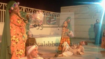 عرض مسرحي لفرقة الإسكندرية للفنون الشعبية على قصر ثقافة إسنا جنوب الأقصر