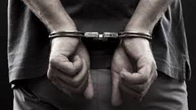 حبس  مدرس بجامعة سوهاج  وضع الحذاء في فم العامل 14شهرا 