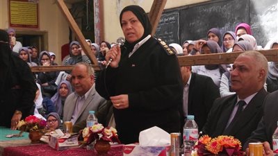 الثانوية بنات بالشهداء تنظم ندوة 