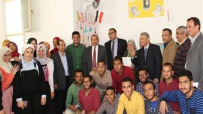 بالصور.. رئيس جامعة بني سويف يفتتح المعرض الفني بكلية علوم  الأرض