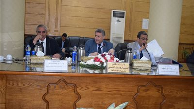 بعد حصولها على الأيزو 9001 لسنه 2015.. القاضي يهنيء الجهاز الاداري بجامعه بنها