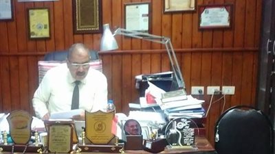 «التعليم» تشدد على جميع المدارس والمعلمين الالتزام بالمناهج الدراسية المقررة