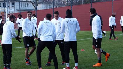 منتخب مصر امام اليونان.. والمحمدى ينافس فتحى