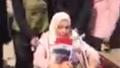 بالفيديو| تحيا مصر.. شعار سيدة مسنة تدلى بصوتها فى الانتخابات الرئاسية 