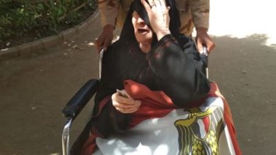 سيدة مسنة تطلب الزواج من السيسى 