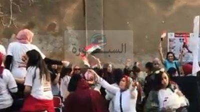 بالفيديو.. رقص وزغاريد أمام لجنة مدرسة ليسيه الحرية