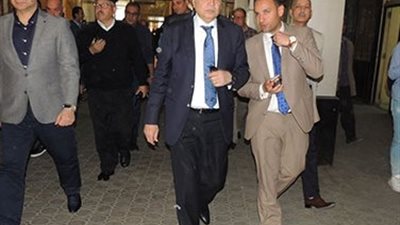 مساعد وزير الداخلية يتفقد محطات المترو فى ثانى أيام الانتخابات 