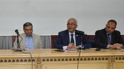 حجازى يشدد على ضرورة مراعاة السرية والدقة التامة في رصد درجات طلاب الثانوية