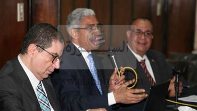 رئيس جامعة جنوب الوادي يشهد اجتماع لجنة القطاع الطبي لجامعات الصعيد