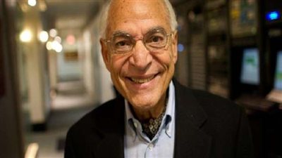 فاروق الباز: طارق شوقى عنده فكر وبيعافر.. والتعليم يحتاج الى 20 عاما لاصلاحه