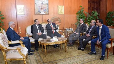 رئيس جامعة المنوفية يستقبل محافظ الدقهلية