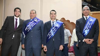 رئيس جامعة جنوب الوادى يشهد حفل تنصيب اتحاد الطلاب