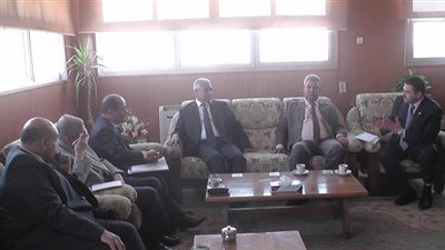 بالصور.. رئيس جامعة جنوب الوادى يستقبل فريق الهيئة القومية لضمان الجودة والاعتماد