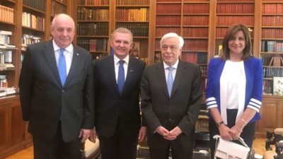الرئيس اليوناني يستقبل وزيرة الهجرة ولجنة المباحثات الثلاثية.. ويشيد بأسبوع 