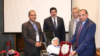 جامعة بنى سويف تكريم النابغة صفــــاء طــــه كنموذج مميز لمتحدي الإعاقة