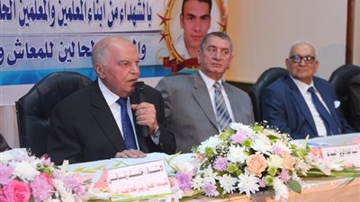 الشربينى: 10 آلاف جنيه لكل معلم.. ومشروعات بـ 100 مليون جنيه للمعلمين