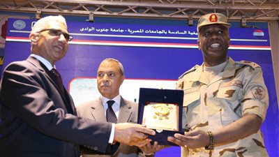 الندوة التثقيفية السادسة للقوات المسلحة بجامعة جنوب الوادي