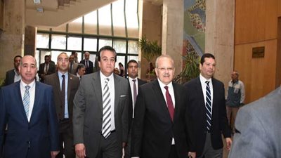 عبدالغفار والخشت يضعان حجر أساس الفرع الدولى لجامعة القاهرة بـ 6 أكتوبر.. الأحد