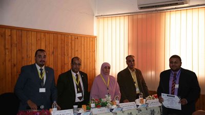  بدء فعاليات المؤتمر العلمي الطلابي الأول لعلم الأنسجة والخلايا بجامعة جنوب الوادى