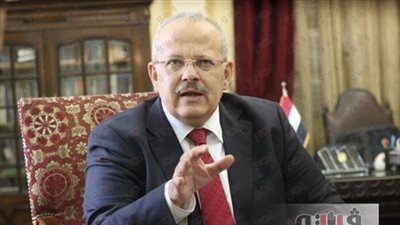 رئيس جامعة القاهرة يضع حجر الأساس للفرع الدولي بـ «6 أكتوبر» 