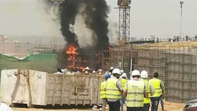 بالصور.. حريق بأحد المبانى الإنشائية بالمتحف المصرى الكبير