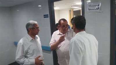 بالصور.. مناظرة 380 حالة بقافلة جنوب الوادي بشلاتين