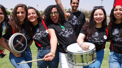 بالصور.. أروقة الجامعة الألمانية تشهد توثيق صور طلاب كليات المراحل الدراسية النهائية 