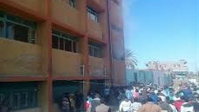 كارثة.. خاتم شعار الجمهورية فى يد الجميع بمدرسة إسنا الثانوية الفنية 