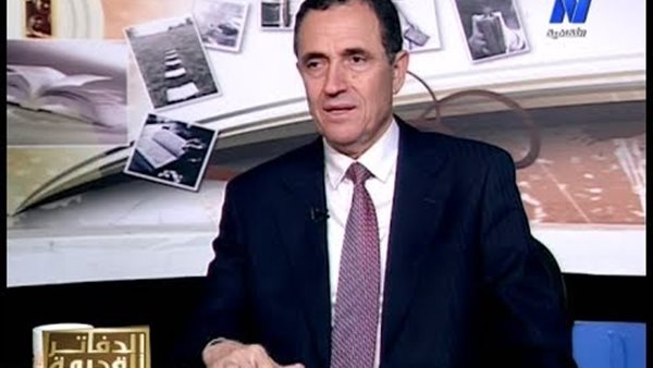 الدكتور احمد الجيوشى