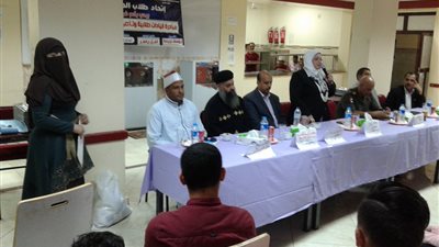 بالصور.. إتحاد طلاب مدرسة المتفوقين بكفرالشيخ يقيم مبادرة تحمل الوحدة الوطنية