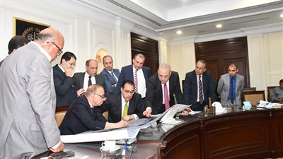 مدبولى:8٫575 مليار جنيه استثمارات ضختها الدولة لإعادة تسكين قاطنى المناطق غير الآمنة بـ11 منطقة بالمحافظة