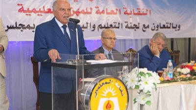 الزناتي: بيانات غير دقيقة قدمت للرئيس السيسى عن مرتبات المعلمين