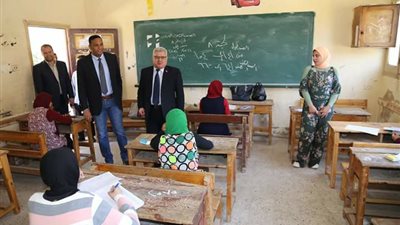  مختار والرشيدي يتفقدان عددا من لجان امتحانات الشهادة الإعدادية بشبين الكوم 