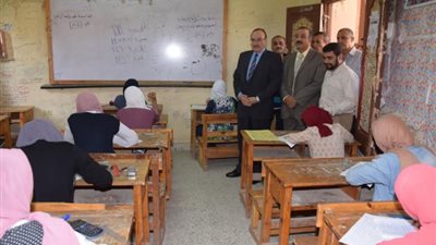 محافظ بني سويف يتابع سير إمتحانات  الشهادة الإعدادية في يومها الثاني