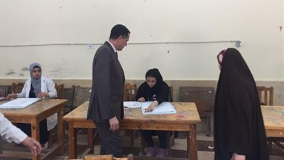 الجيوشى يواصل الاطمئنان على سير الامتحانات العملية لطلاب التعليم الفنى