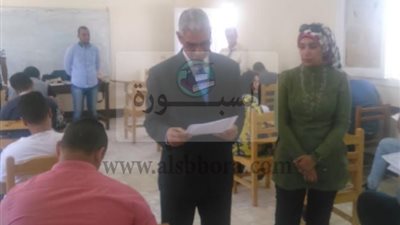 رئيس جامعة جنوب الوادي يتفقد اعمال الامتحانات بكلية السياحة والفنادق بالأقصر