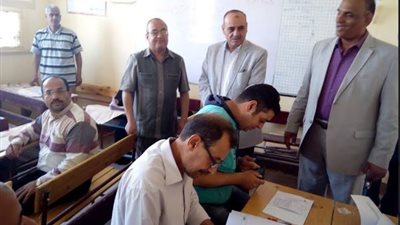 شلتوت يتابع أعمال تصحيح الشهادة الإعدادية بسوهاج