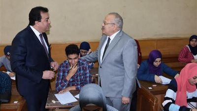 الخشت يكشف حقيقة سؤال حل المشكلات بامتحانات جامعة القاهرة 