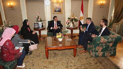 وزير التعليم العالى يستقبل السفير السويدى لبحث التعاون بين البلدين