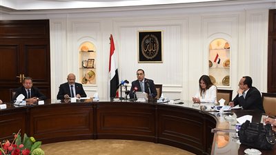 وزير الإسكان يشهد توقيع عقد رفع كفاءة محطة معالجة الصرف الصحي بأبورواش